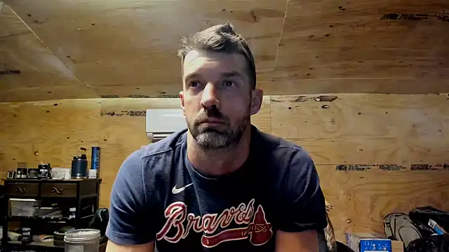 Snapshot of Kenny_Kyle chatting on 01/31/25, 01:43 Kenny Kyle online show from 01/31/25, 01:43