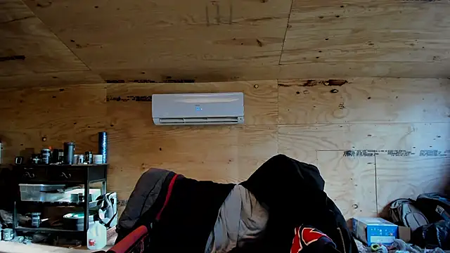 Snapshot of Kenny_Kyle chatting on 02/01/25, 02:02 Kenny Kyle online show from 02/01/25, 02:02