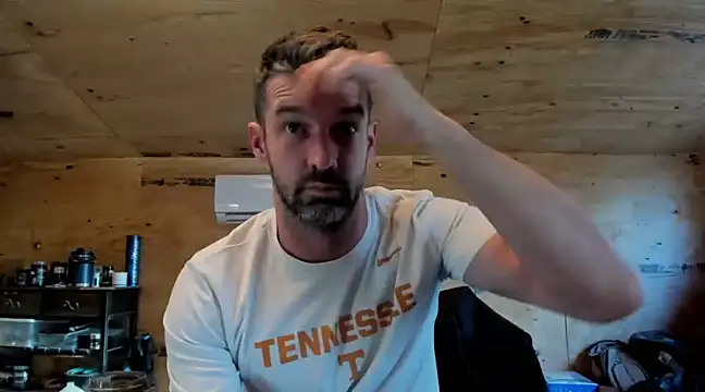 Snapshot of Kenny_Kyle chatting on 02/02/25, 01:41 Kenny Kyle online show from 02/02/25, 01:41
