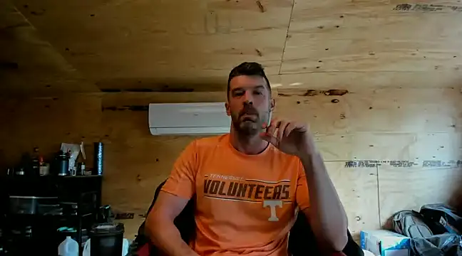 Snapshot of Kenny_Kyle chatting on 02/09/25, 03:01 Kenny Kyle online show from 02/09/25, 03:01