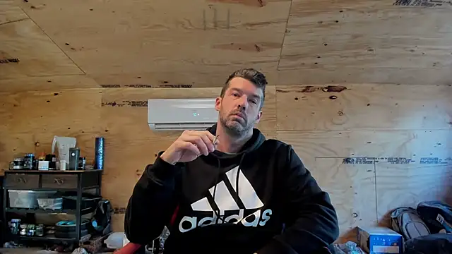 Snapshot of Kenny_Kyle chatting on 02/22/25, 01:13 Kenny Kyle online show from 02/22/25, 01:13