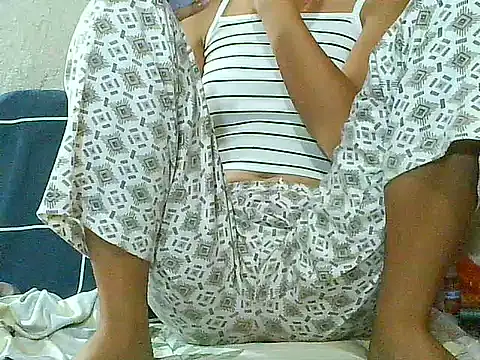 Snapshot of PinaySkinnyGirl chatting on 06/17/26, 10:32 PinaySkinnyGirl online show from 06/17/26, 10:32