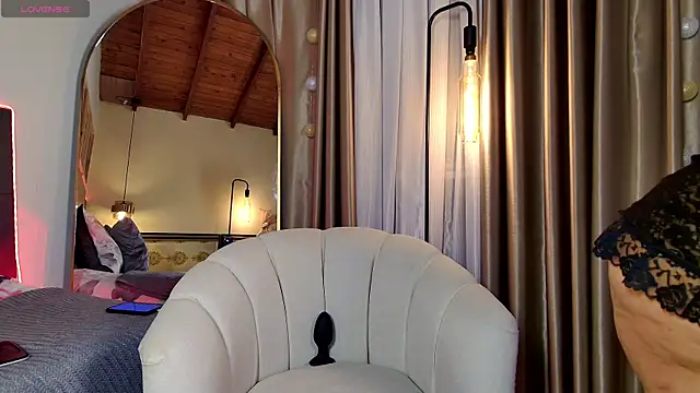 Snapshot of Madissononee chatting on 07/19/26, 02:15 Madissononee online show from 07/19/26, 02:15