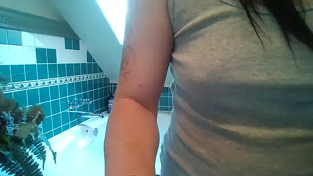 khloebanques online show from 09/27/25, 10:04