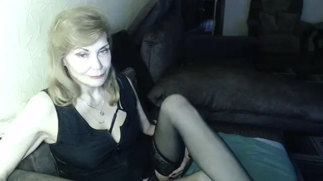 Snapshot of Sexy_Irene chatting on 05/20/26, 05:02 Sexy Irene online show from 05/20/26, 05:02