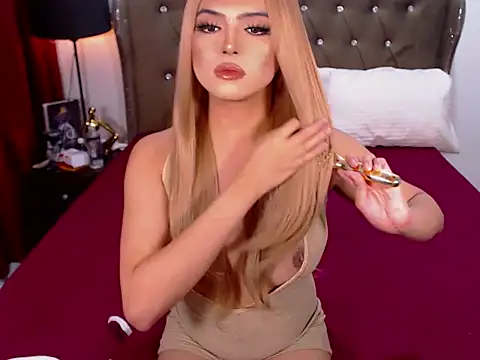 WomanofWorldTS online show from 11/30/25, 04:00