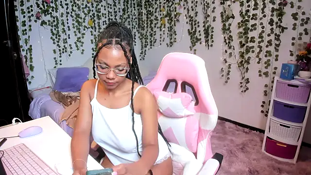 violeta milleer online show from 11/24/25, 05:34