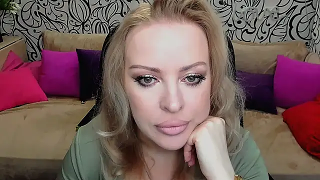 Hotdreamhere online show from 03/30/26, 04:57