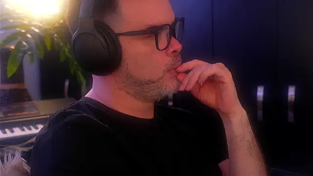 Snapshot of Sanders_White chatting on 09/13/25, 07:57 Sanders White online show from 09/13/25, 07:57