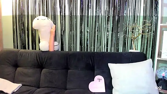 lilly sweett online show from 02/20/26, 11:05