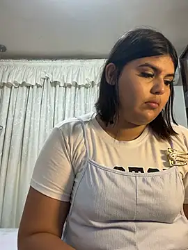 Snapshot of Lia_sexx chatting on 04/21/26, 12:00 Lia sexx online show from 04/21/26, 12:00