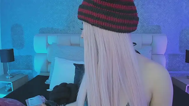 Keidy rose online show from 09/18/25, 07:16