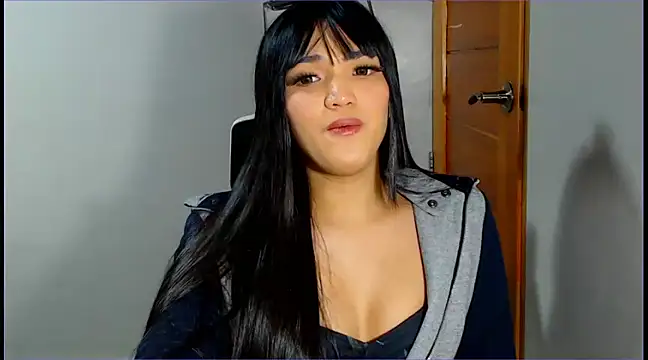 Snapshot of WONDERWOMAN2023 chatting on 03/22/25, 05:28 WONDERWOMAN2023 online show from 03/22/25, 05:28