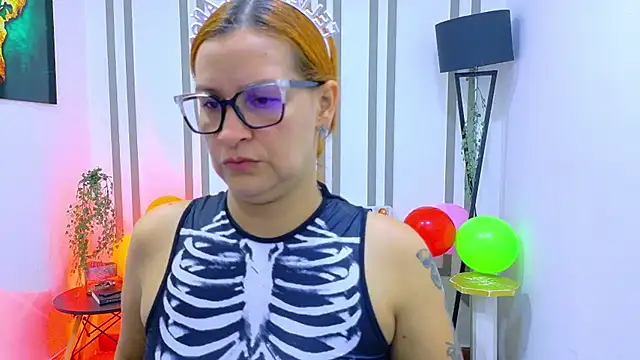 Britney taylor  online show from 11/10/25, 08:52