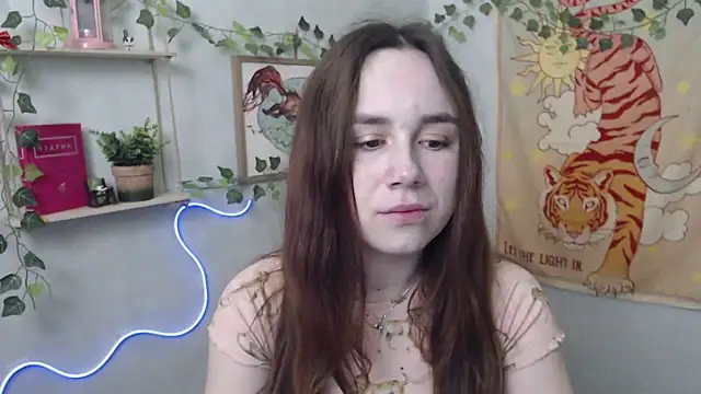 VeryVeryVeryShy  online show from 04/18/26, 05:44