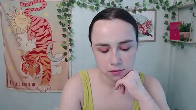 VeryVeryVeryShy  online show from 07/10/26, 05:56
