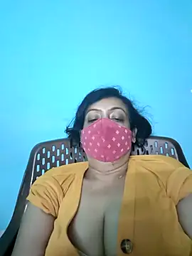 Snapshot of love_suman chatting on 02/19/25, 06:00 love suman online show from 02/19/25, 06:00