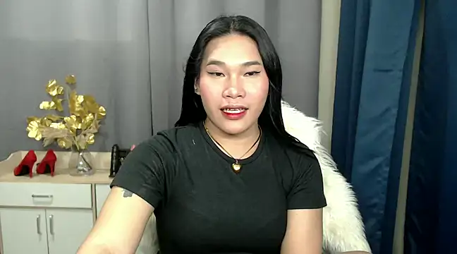 Snapshot of Ur_Fantastic_Lina chatting on 12/24/24, 06:50 Ur Fantastic Lina online show from 12/24/24, 06:50