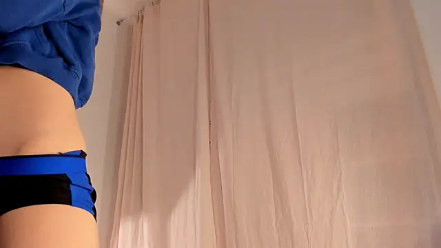 hee jeen online show from 01/24/25, 02:08