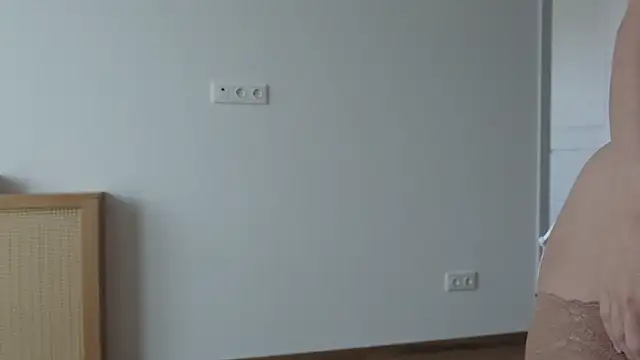 hee jeen online show from 09/10/25, 01:55