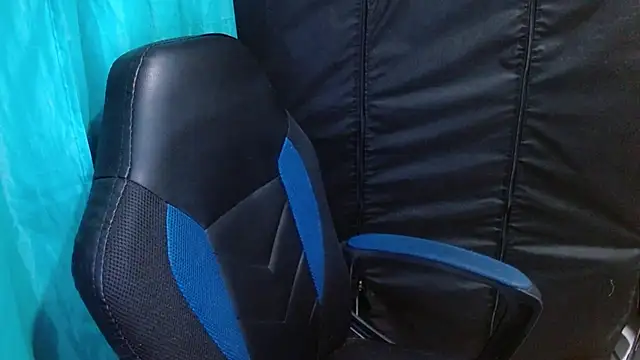 Snapshot of katia_mature chatting on 09/09/25, 04:34 katia mature online show from 09/09/25, 04:34