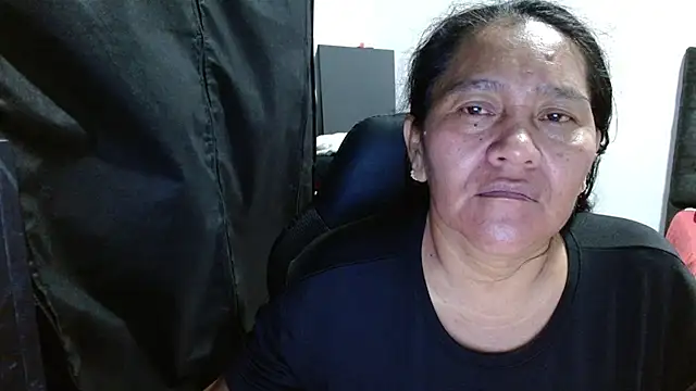 Snapshot of katia_mature chatting on 09/28/25, 01:00 katia mature online show from 09/28/25, 01:00