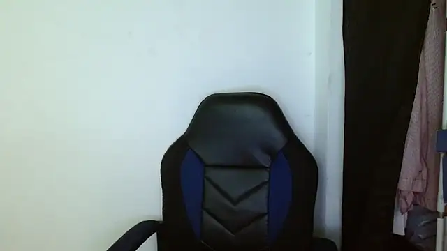 Snapshot of katia_mature chatting on 10/29/25, 07:37 katia mature online show from 10/29/25, 07:37