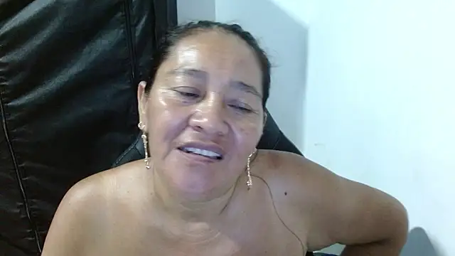 Snapshot of katia_mature chatting on 12/03/25, 03:36 katia mature online show from 12/03/25, 03:36