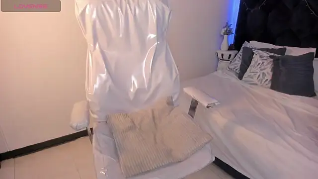 lauren fit online show from 02/28/25, 02:09