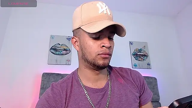 Snapshot of Bigcock_21cm_ chatting on 12/05/24, 08:11 Bigcock 21cm  online show from 12/05/24, 08:11