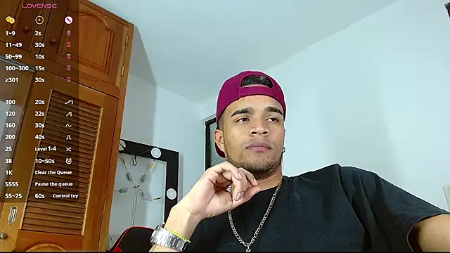 Snapshot of Bigcock_21cm_ chatting on 02/22/25, 10:09 Bigcock 21cm  online show from 02/22/25, 10:09