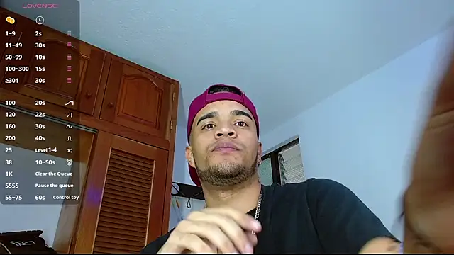 Snapshot of Bigcock_21cm_ chatting on 02/26/25, 03:52 Bigcock 21cm  online show from 02/26/25, 03:52