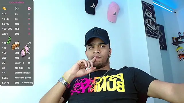 Snapshot of Bigcock_21cm_ chatting on 03/04/25, 01:17 Bigcock 21cm  online show from 03/04/25, 01:17