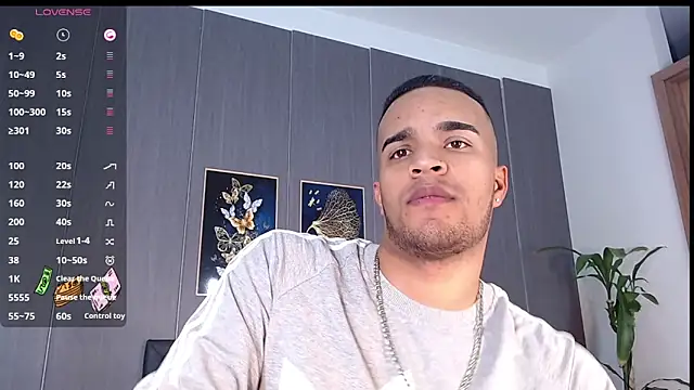 Snapshot of Bigcock_21cm_ chatting on 03/18/25, 07:53 Bigcock 21cm  online show from 03/18/25, 07:53