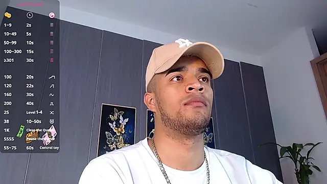 Snapshot of Bigcock_21cm_ chatting on 03/20/25, 08:08 Bigcock 21cm  online show from 03/20/25, 08:08