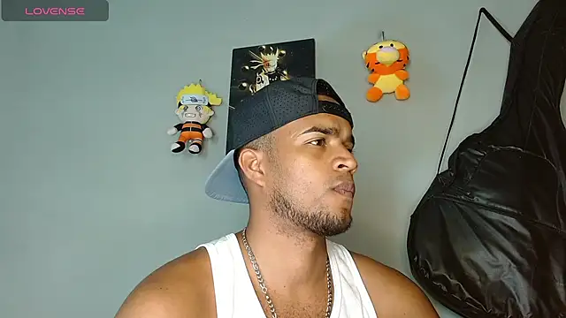 Snapshot of Bigcock_21cm_ chatting on 09/23/25, 07:39 Bigcock 21cm  online show from 09/23/25, 07:39