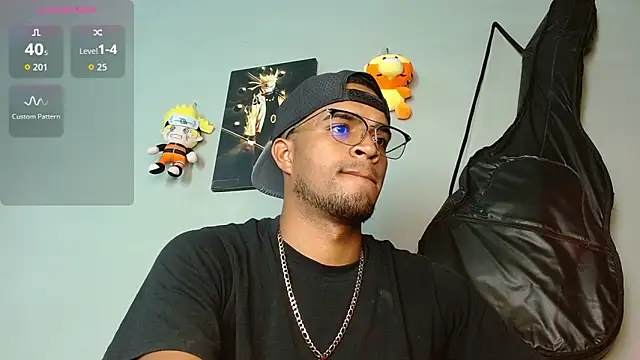 Snapshot of Bigcock_21cm_ chatting on 10/28/25, 08:55 Bigcock 21cm  online show from 10/28/25, 08:55