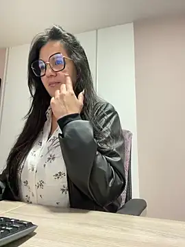 SWEETLILY18 online show from 12/27/24, 11:06