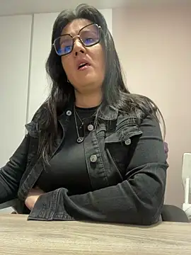 SWEETLILY18 online show from 02/01/25, 11:32