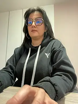 SWEETLILY18 online show from 02/25/25, 11:30