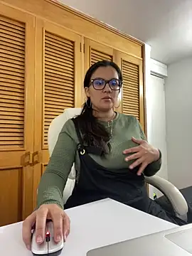 SWEETLILY18 online show from 10/01/25, 09:54