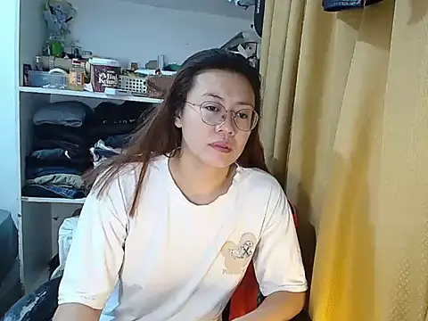 Snapshot of crizzybel chatting on 05/02/26, 06:46 crizzybel online show from 05/02/26, 06:46