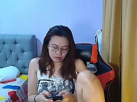 Snapshot of crizzybel chatting on 05/25/26, 02:17 crizzybel online show from 05/25/26, 02:17