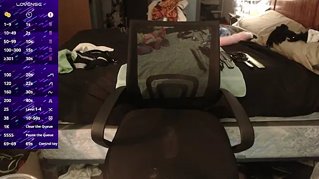 kinkywolf429 online show from 09/28/25, 05:07