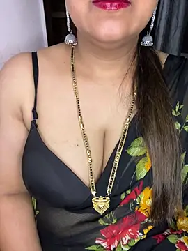 Zoya Varma004 online show from 05/17/26, 11:17