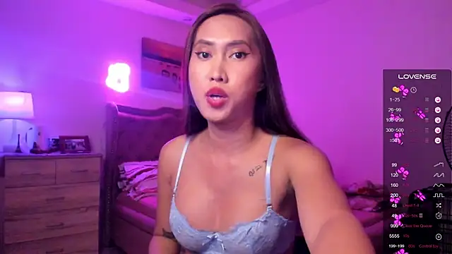 Snapshot of BombshellPH chatting on 01/19/25, 05:49 BombshellPH online show from 01/19/25, 05:49