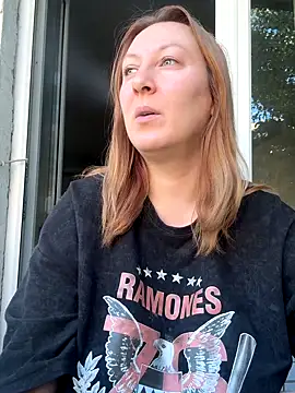 Mira Xo  online show from 09/23/25, 06:16