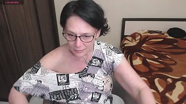 Snapshot of BelovedLady chatting on 02/14/25, 03:47 BelovedLady online show from 02/14/25, 03:47