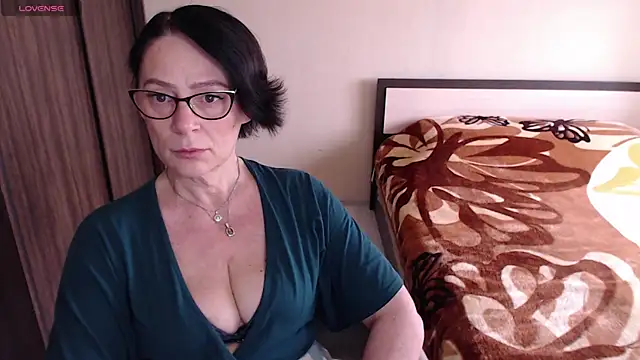 Snapshot of BelovedLady chatting on 02/16/25, 08:10 BelovedLady online show from 02/16/25, 08:10