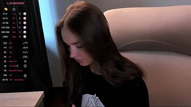 Snapshot of AliceOrlova chatting on 09/23/25, 12:08 AliceOrlova online show from 09/23/25, 12:08